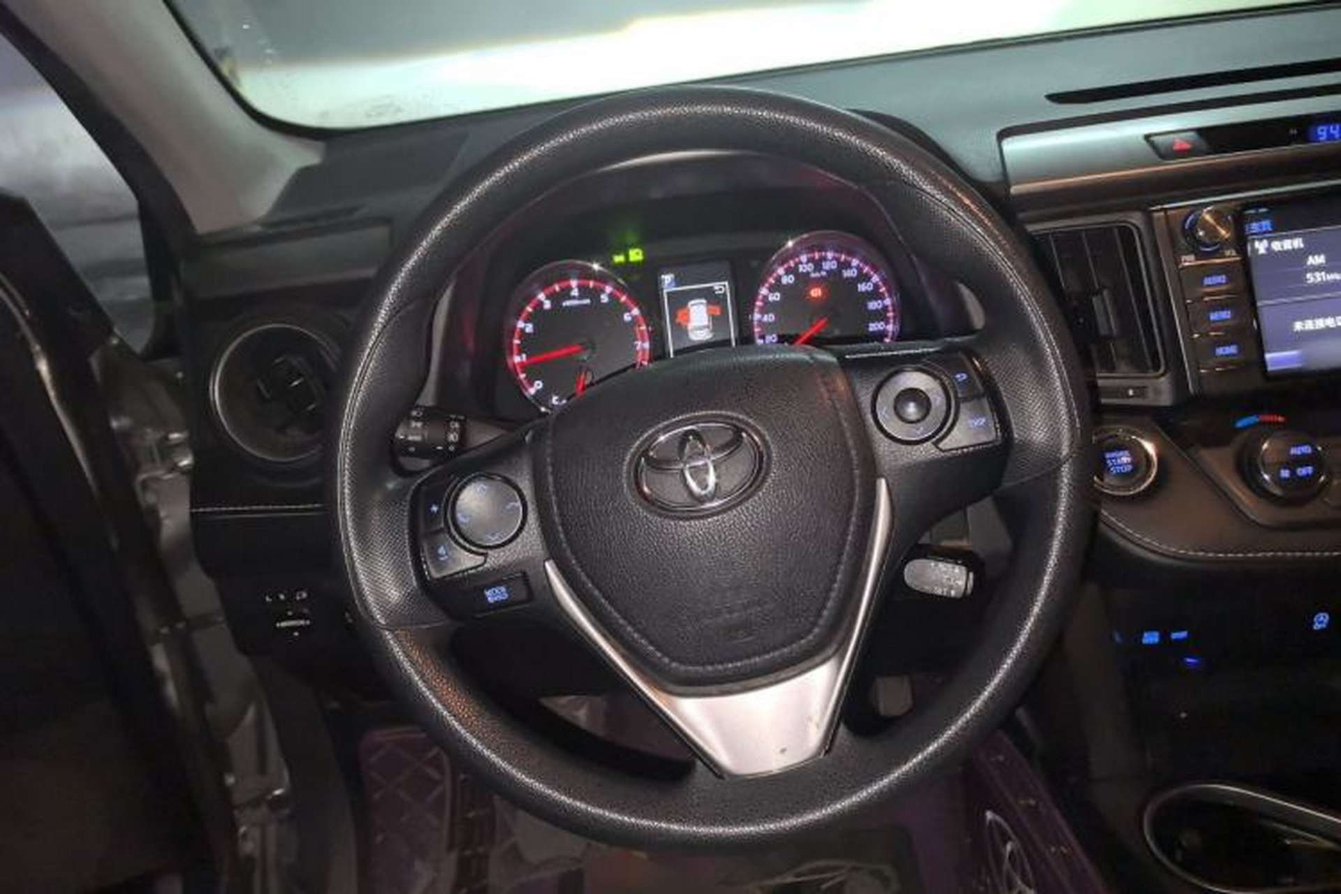 Used Toyota RAV4 2019 2.0L CVT Two-Wheel Drive Fashion X Limited Edition China VI Standard Steering Wheel