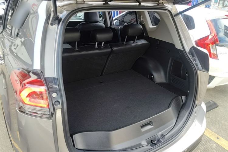 Used Toyota RAV4 2019 2.0L CVT Two-Wheel Drive Luxury Version China VI Standard Trunk