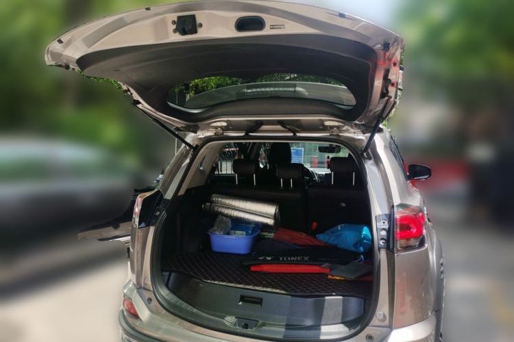 Used Toyota RAV4 2019 2.0L CVT Two-Wheel Drive Fashion X Limited Edition China VI Standard Trunk