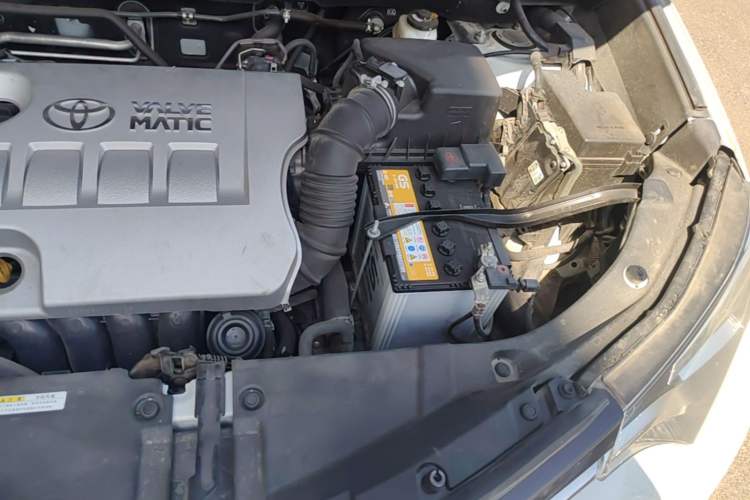 Used Toyota RAV4 2019 2.0L CVT Two-Wheel Drive Fashion X Limited Edition China VI Standard Engine Bay Left