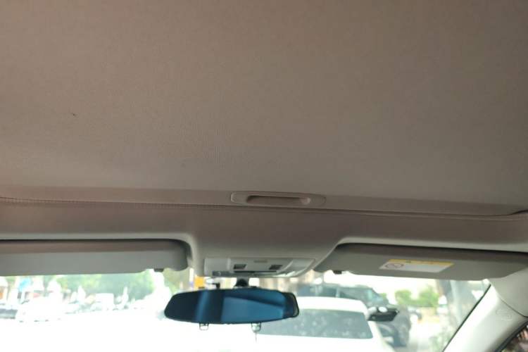 Used Toyota RAV4 2019 2.0L CVT Two-Wheel Drive Pioneer Edition China VI Standard Headliner