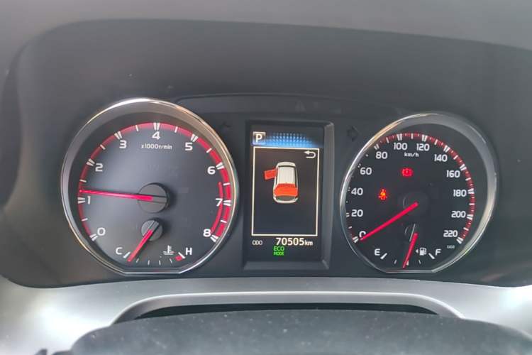 Used Toyota RAV4 2019 2.0L CVT Two-Wheel Drive Fashion X Limited Edition China VI Standard Instrument Cluster
