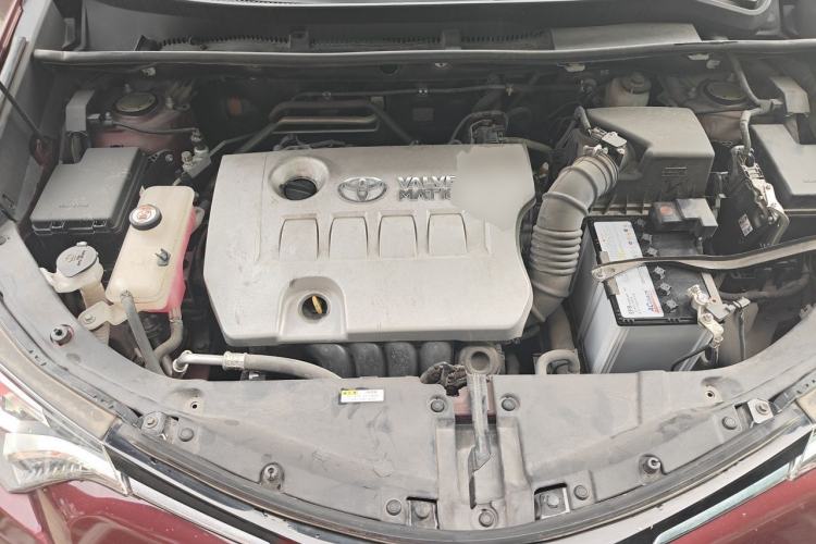 Used Toyota RAV4 2019 2.0L CVT Two-Wheel Drive Fashion X Limited Edition China VI Standard Engine Bay