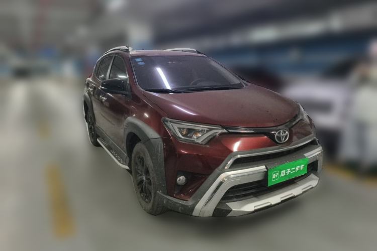 Used Toyota RAV4 2019 2.0L CVT Two-Wheel Drive Fashion X Limited Edition China VI Standard Front Right 45 Deg