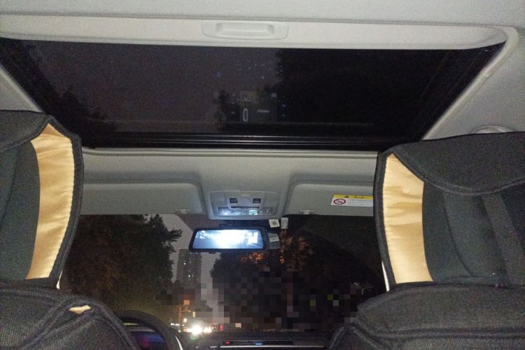 Used Toyota RAV4 2019 2.0L CVT Two-Wheel Drive Luxury Version China VI Standard Headliner