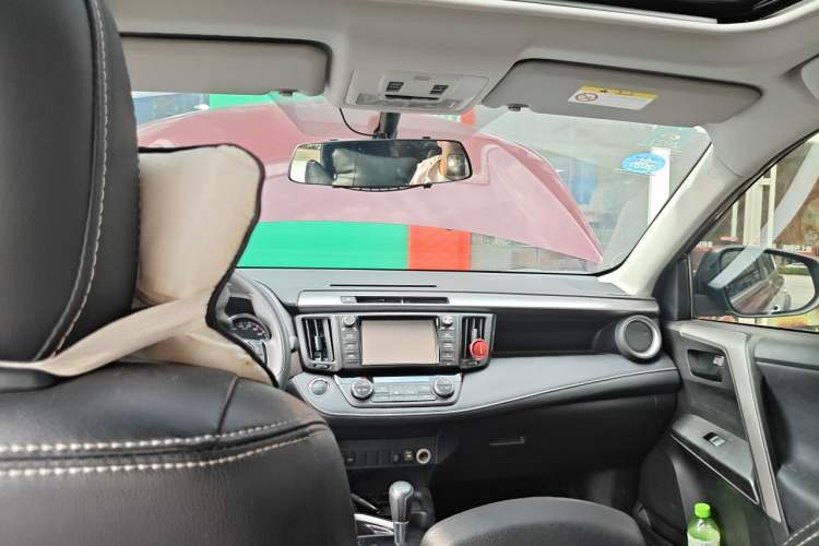 Used Toyota RAV4 2019 2.0L CVT Two-Wheel Drive Fashion X Limited Edition China VI Standard Headliner