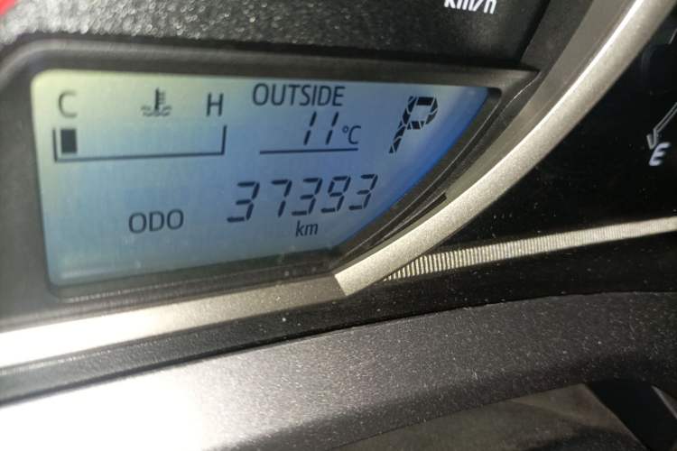 Used Toyota RAV4 2019 2.0L CVT Two-Wheel Drive Luxury Version China VI Standard Odometer Close Up