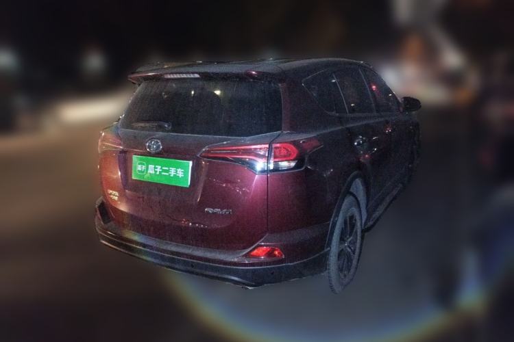 Used Toyota RAV4 2019 2.0L CVT Two-Wheel Drive Luxury Version China VI Standard Rear Right 45 Deg