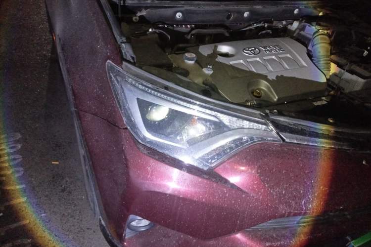 Used Toyota RAV4 2019 2.0L CVT Two-Wheel Drive Luxury Version China VI Standard Right Front Headlight