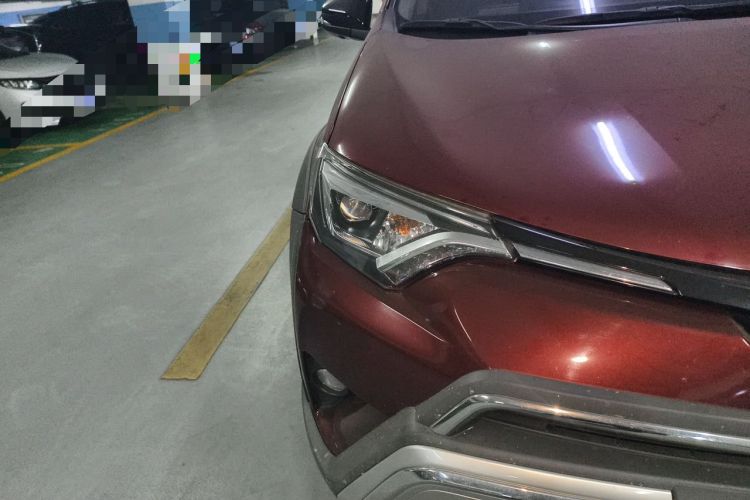 Used Toyota RAV4 2019 2.0L CVT Two-Wheel Drive Fashion X Limited Edition China VI Standard Right Front Headlight
