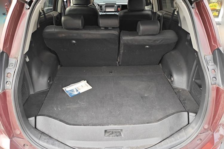 Used Toyota RAV4 2019 2.0L CVT Two-Wheel Drive Fashion X Limited Edition China VI Standard Trunk
