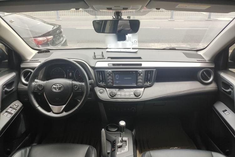 Used Toyota RAV4 2019 2.0L CVT 4x4 New Edition China VI Standard Center Console