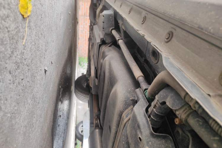Used Toyota RAV4 2019 2.0L CVT Two-Wheel Drive ZhiShang Version China VI Standard Chassis Rear Left