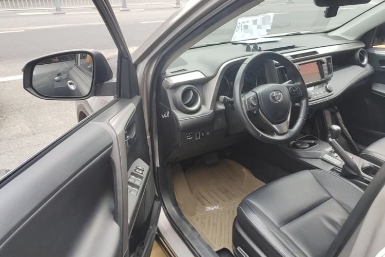 Used Toyota RAV4 2019 2.0L CVT 4x4 New Edition China VI Standard Driver Seat