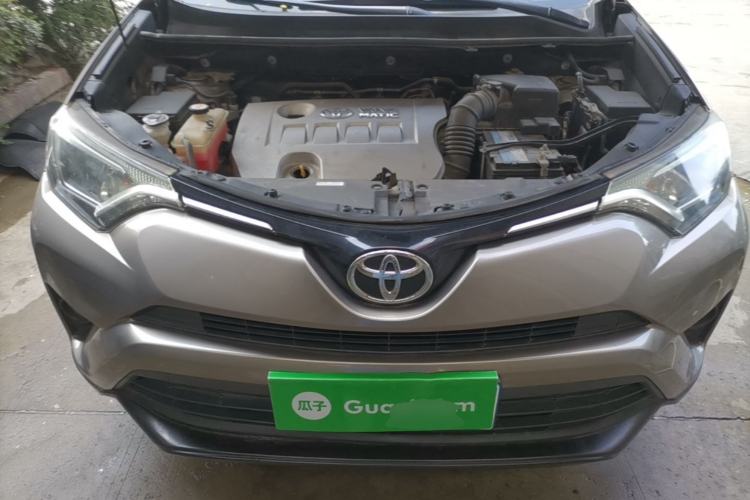Used Toyota RAV4 2019 2.0L CVT Two-Wheel Drive Pioneer Edition China VI Standard Engine Bay