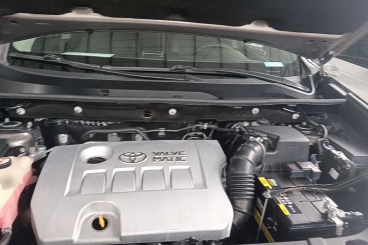 Used Toyota RAV4 2019 2.0L CVT Two-Wheel Drive Fashion X Limited Edition China VI Standard Engine Bay