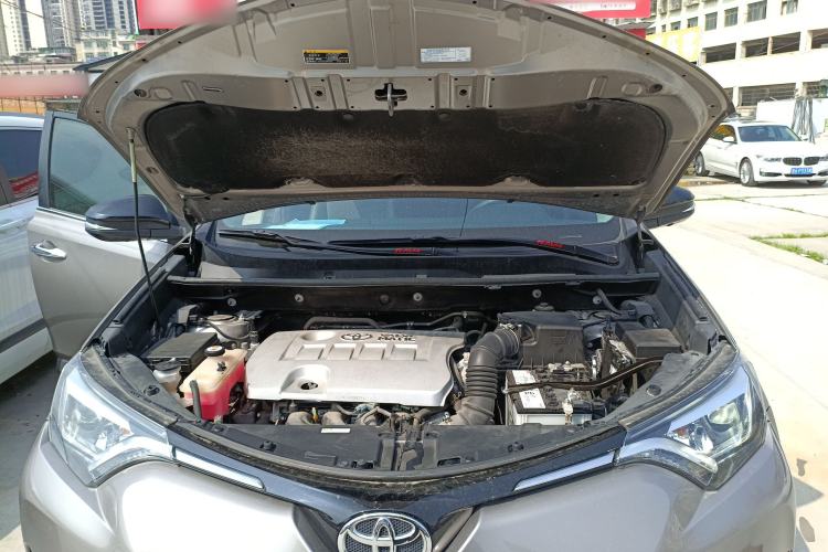 Used Toyota RAV4 2019 2.0L CVT Two-Wheel Drive Fashion X Limited Edition China V Standard Engine Bay