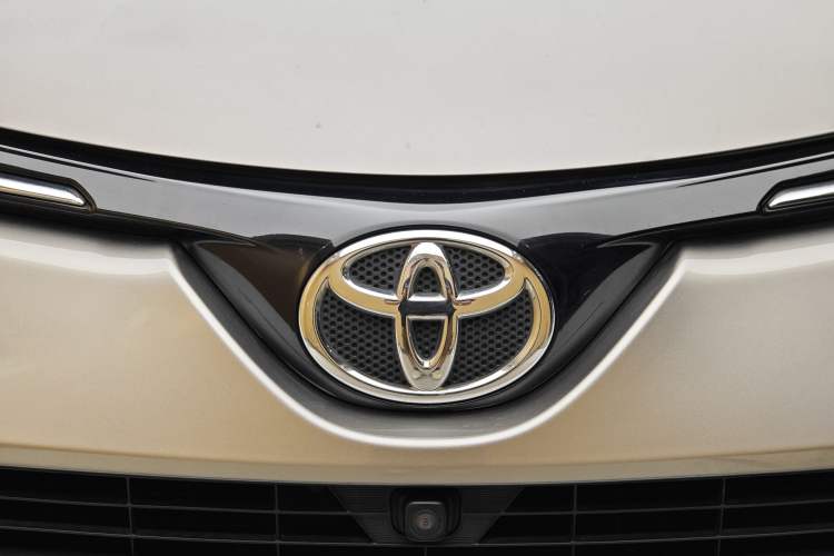 Used Toyota RAV4 2019 2.0L CVT Two-Wheel Drive Luxury Version China VI Standard Exterior 10