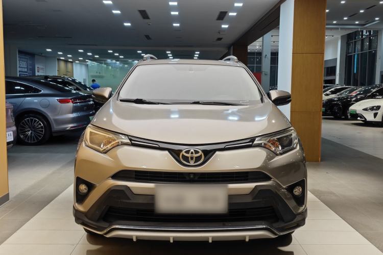 Used Toyota RAV4 2019 2.0L CVT Two-Wheel Drive Luxury Version China VI Standard Exterior 12