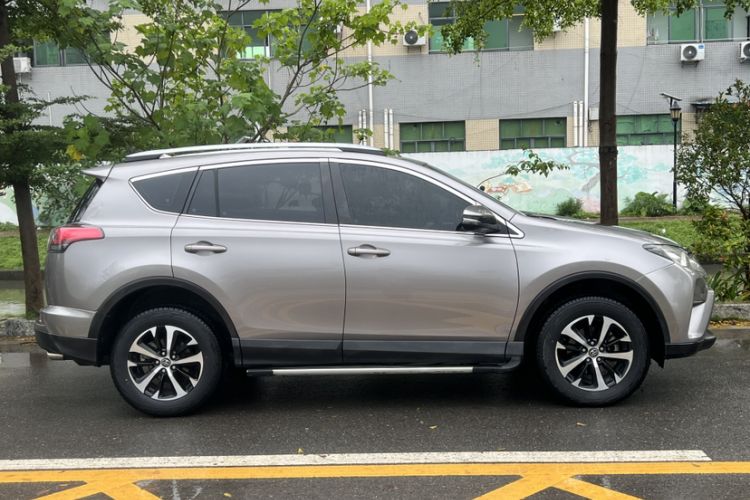 Used Toyota RAV4 2019 2.0L CVT Two-Wheel Drive Pioneer Edition China VI Standard Exterior 2