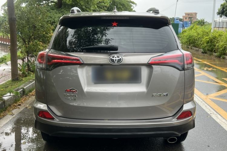 Used Toyota RAV4 2019 2.0L CVT Two-Wheel Drive Pioneer Edition China VI Standard Exterior 3