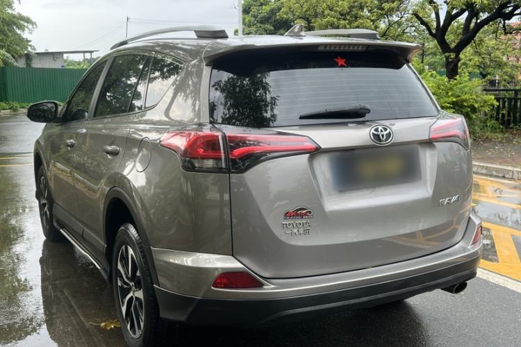 Used Toyota RAV4 2019 2.0L CVT Two-Wheel Drive Pioneer Edition China VI Standard Exterior 4