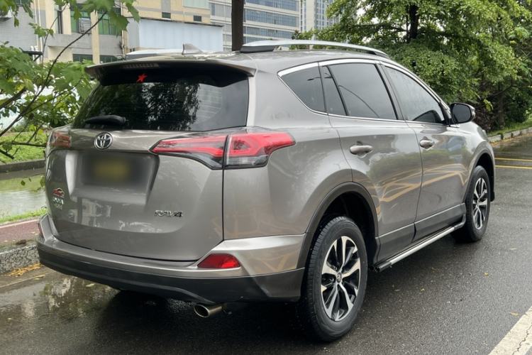 Used Toyota RAV4 2019 2.0L CVT Two-Wheel Drive Pioneer Edition China VI Standard Exterior 5