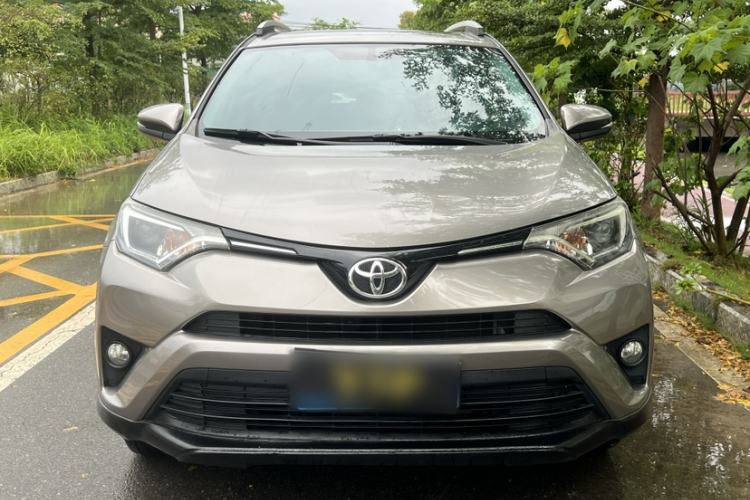 Used Toyota RAV4 2019 2.0L CVT Two-Wheel Drive Pioneer Edition China VI Standard Exterior 6