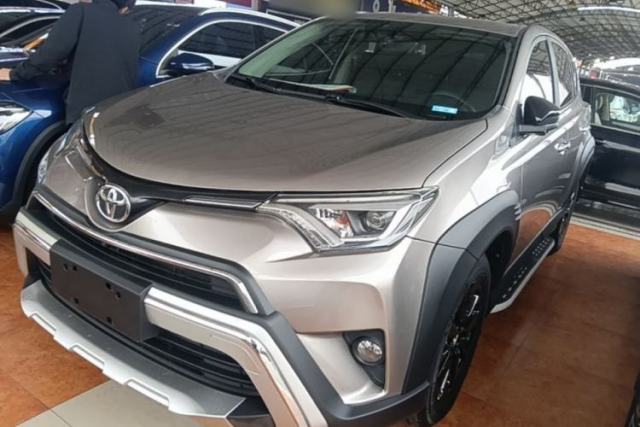 Used Toyota RAV4 2019 2.0L CVT Two-Wheel Drive Fashion X Limited Edition China VI Standard