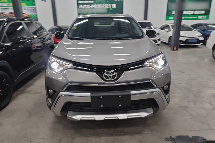 Used Toyota RAV4 2019 2.0L CVT Two-Wheel Drive Fashion X Limited Edition China VI Standard Front