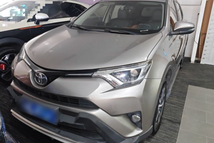 Used Toyota RAV4 2019 2.0L CVT Two-Wheel Drive Luxury Version China VI Standard Front