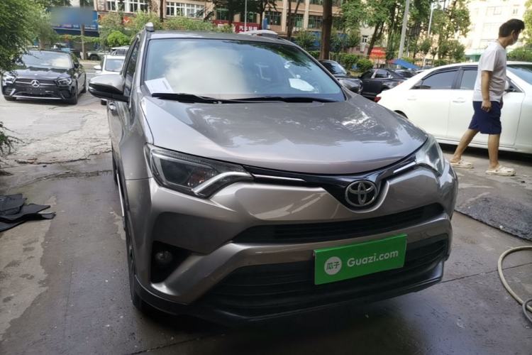 Used Toyota RAV4 2019 2.0L CVT Two-Wheel Drive Pioneer Edition China VI Standard Front Right 45 Deg