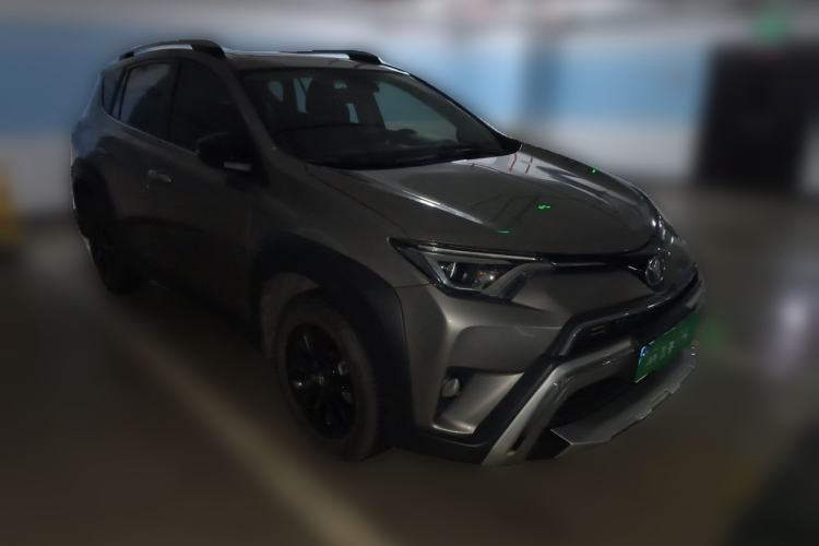 Used Toyota RAV4 2019 2.0L CVT Two-Wheel Drive Fashion X Limited Edition China VI Standard Front Right 45 Deg