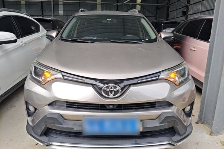 Used Toyota RAV4 2019 2.0L CVT Two-Wheel Drive Luxury Version China VI Standard Front