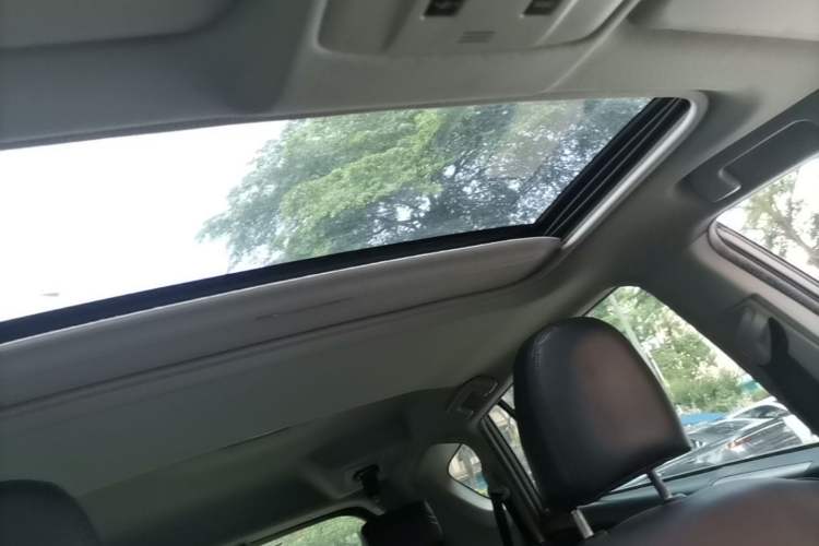 Used Toyota RAV4 2019 2.0L CVT Two-Wheel Drive Pioneer Edition China VI Standard Headliner
