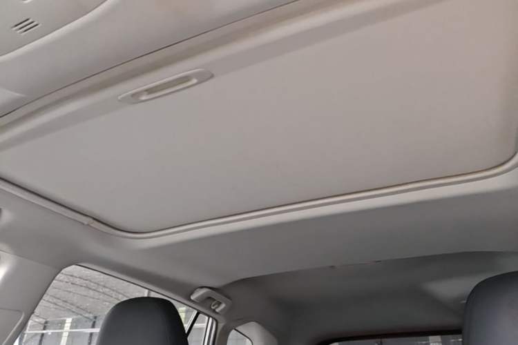 Used Toyota RAV4 2019 2.0L CVT Two-Wheel Drive Luxury Version China VI Standard Headliner