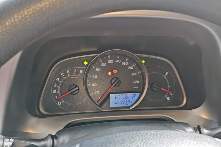 Used Toyota RAV4 2019 2.0L CVT Two-Wheel Drive Luxury Version China VI Standard Instrument Cluster