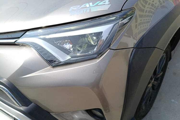 Used Toyota RAV4 2019 2.0L CVT Two-Wheel Drive Fashion X Limited Edition China V Standard Left Front Headlight