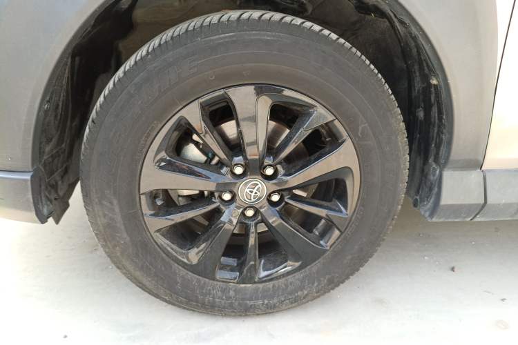 Used Toyota RAV4 2019 2.0L CVT Two-Wheel Drive Fashion X Limited Edition China V Standard Left Front Wheel Hub