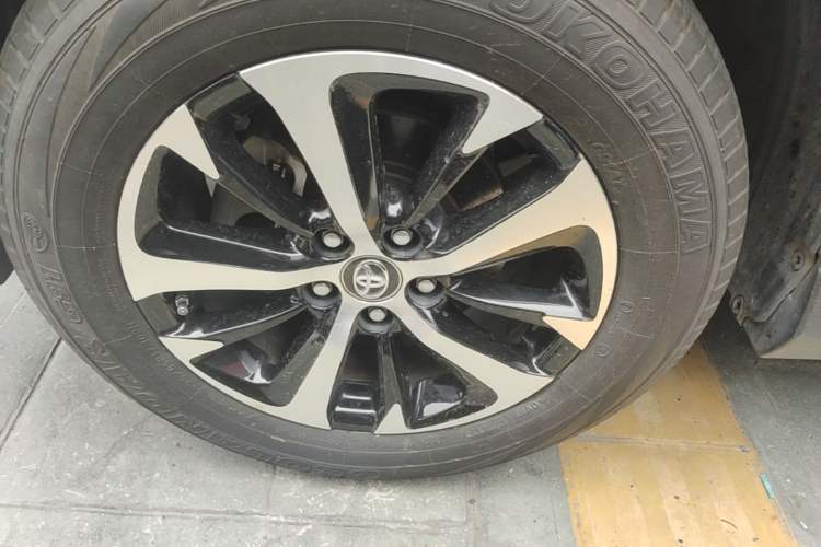 Used Toyota RAV4 2019 2.0L CVT 4x4 New Edition China VI Standard Left Front Wheel Hub