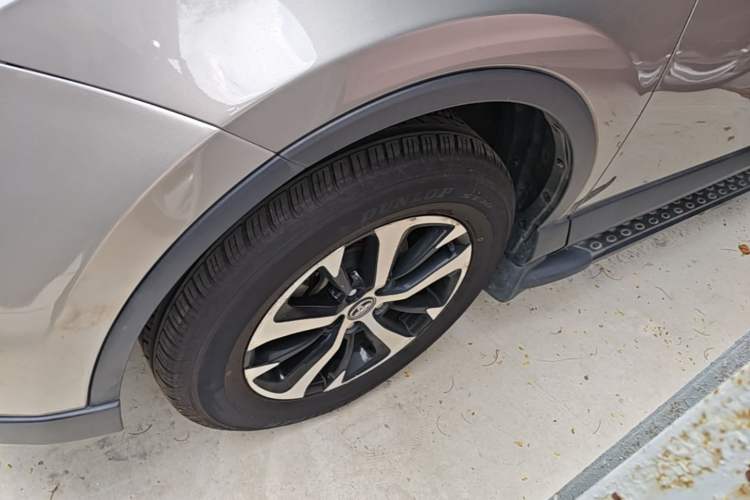 Used Toyota RAV4 2019 2.0L CVT Two-Wheel Drive Luxury Version China VI Standard Left Front Wheel Hub