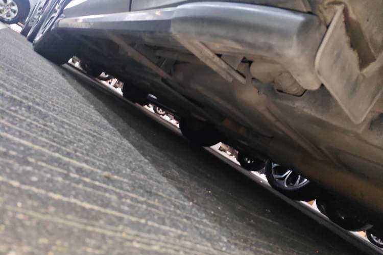 Used Toyota RAV4 2019 2.0L CVT Two-Wheel Drive Luxury Version China VI Standard Left Side Sill