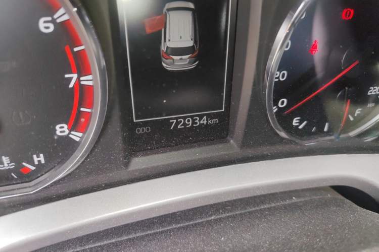 Used Toyota RAV4 2019 2.0L CVT Two-Wheel Drive ZhiShang Version China VI Standard Odometer Close Up