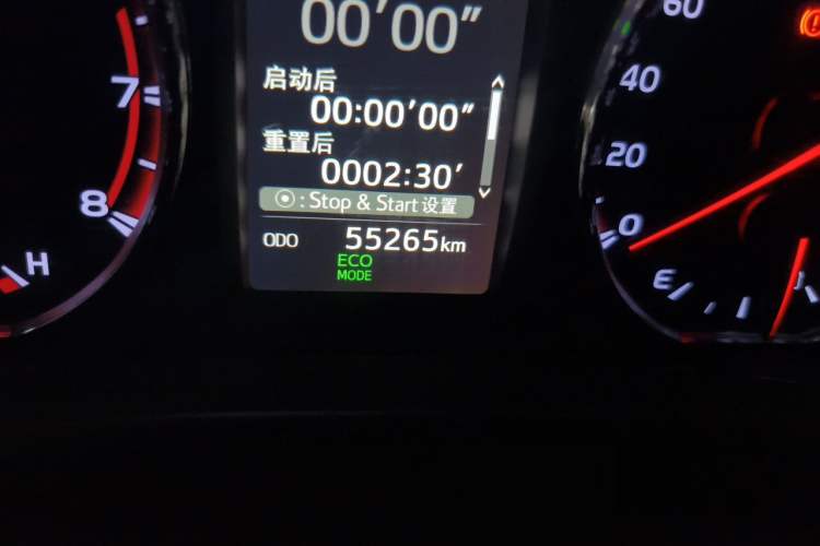 Used Toyota RAV4 2019 2.0L CVT Two-Wheel Drive Fashion X Limited Edition China VI Standard Odometer Close Up