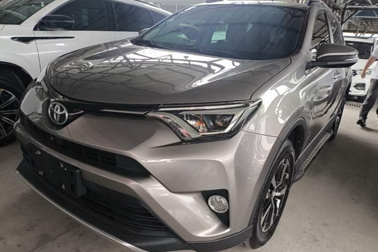 Used Toyota RAV4 2019 2.0L CVT Two-Wheel Drive ZhiShang Version China VI Standard Guazi used car, China used car export, Used car for sale, Used  cars, Cheapest cars for sale