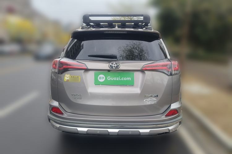 Used Toyota RAV4 2019 2.0L CVT Two-Wheel Drive Fashion X Limited Edition China VI Standard Rear