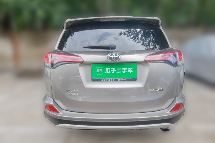Used Toyota RAV4 2019 2.0L CVT Two-Wheel Drive ZhiShang Version China VI Standard Rear