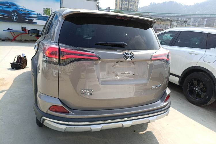 Used Toyota RAV4 2019 2.0L CVT Two-Wheel Drive Fashion X Limited Edition China V Standard Rear