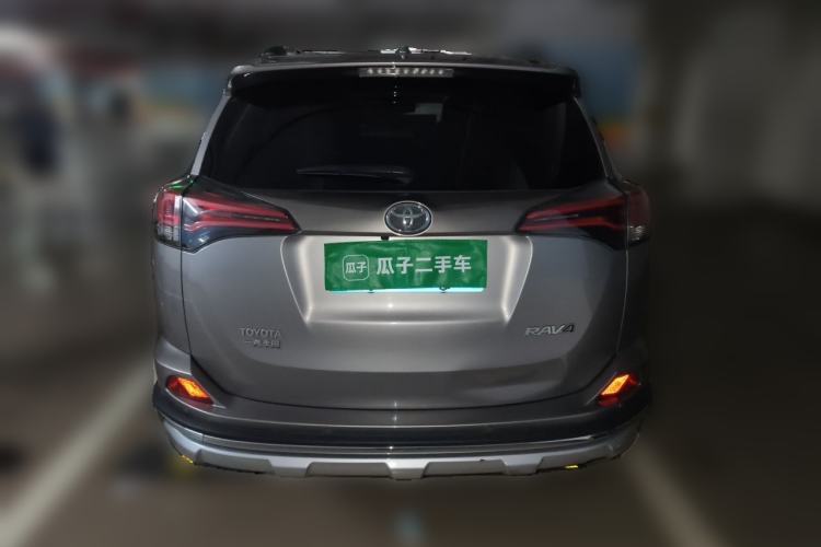 Used Toyota RAV4 2019 2.0L CVT Two-Wheel Drive Fashion X Limited Edition China VI Standard Rear