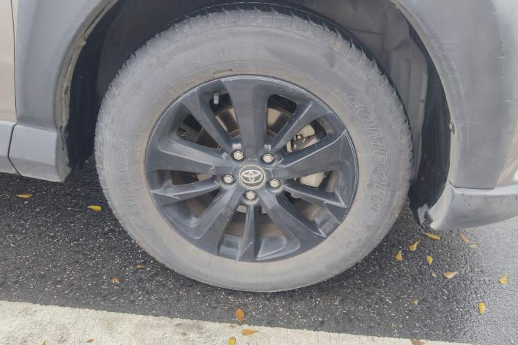 Used Toyota RAV4 2019 2.0L CVT Two-Wheel Drive Fashion X Limited Edition China VI Standard Right Front Wheel Hub